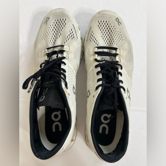 On On Cloud Running Sneakers Women Size 8 White and Black - Picture 7 of 8